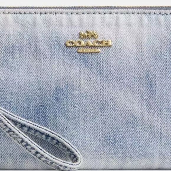 Coach Corner Zip Wristlet In Loved Denim - Picture 4 of 4